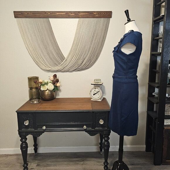 Taylor Navy Belted Dress Sz 8 - Picture 2 of 4